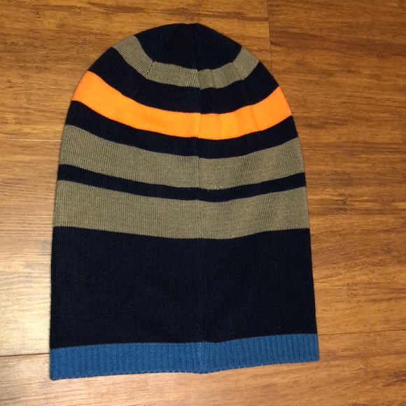Reversible The North Face Beanie NWOT - Picture 3 of 3